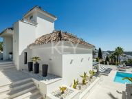 Villa for sale in Los Naranjos Hill Club, Nueva Andalucia