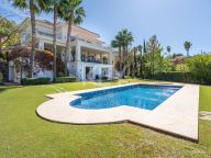 Villa en venta en Marbella Hills, Marbella Golden Mile