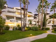 Ground Floor Apartment for sale in Puente Romano, Marbella Golden Mile