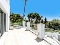 Villa en venta en La Carolina, Marbella Golden Mile