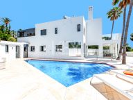 Villa en venta en La Carolina, Marbella Golden Mile