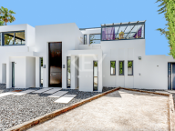 Villa en venta en La Carolina, Marbella Golden Mile