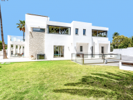 Villa for sale in La Carolina, Marbella Golden Mile