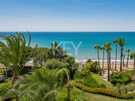 Apartamento en venta en New Golden Mile, Estepona