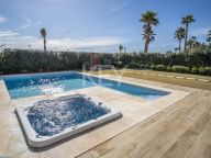 Villa en venta en New Golden Mile, Estepona