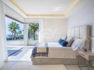 Villa en venta en New Golden Mile, Estepona