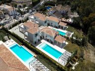 Villa for sale in Nueva Andalucia