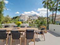 Villa for sale in Nueva Andalucia