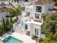 Villa for sale in Nueva Andalucia