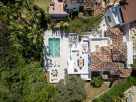 Villa for sale in Nueva Andalucia