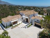 Villa en venta en El Herrojo, Benahavis