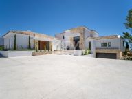 Villa en venta en El Herrojo, Benahavis