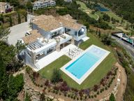 Villa for sale in El Herrojo, Benahavis