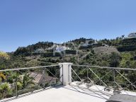 Villa en venta en El Madroñal, Benahavis