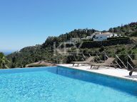 Villa en venta en El Madroñal, Benahavis