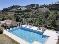 Villa en venta en El Madroñal, Benahavis