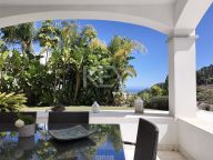 Villa for sale in El Madroñal, Benahavis