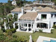 Villa en venta en El Madroñal, Benahavis