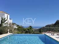 Villa en venta en El Madroñal, Benahavis