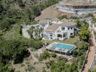 Villa en venta en El Madroñal, Benahavis