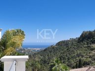 Villa en venta en El Madroñal, Benahavis