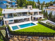 Villa for sale in Paraiso Alto, Benahavis
