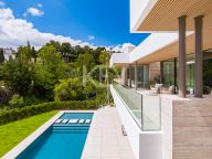 Villa for sale in Paraiso Alto, Benahavis