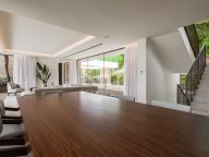 Villa for sale in Paraiso Alto, Benahavis