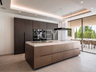 Villa for sale in Paraiso Alto, Benahavis