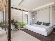 Villa for sale in Paraiso Alto, Benahavis