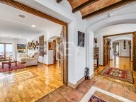 Villa for sale in La Mairena, Marbella East