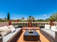 Villa for sale in Atalaya de Rio Verde, Nueva Andalucia