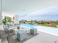 Villa en venta en Carib Playa, Marbella Este