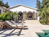 Villa for sale in Nueva Andalucia