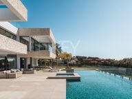 Villa for sale in La Alqueria, Benahavis