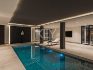 Villa for sale in La Alqueria, Benahavis