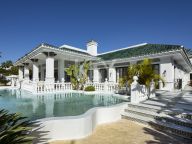 Mansion en venta en Aloha, Nueva Andalucia