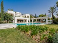 Villa en venta en Altos Reales, Marbella Golden Mile