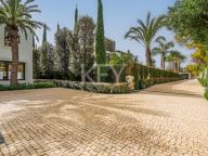 Villa en venta en Altos Reales, Marbella Golden Mile