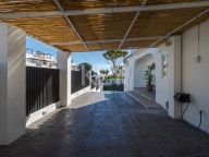 Villa for sale in Cancelada, Estepona