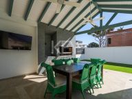 Villa en venta en Bel Air, Estepona