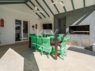 Villa for sale in Cancelada, Estepona