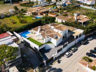 Villa for sale in Cancelada, Estepona