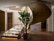Villa for sale in Aloha Gardens, Nueva Andalucia