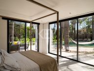 Villa for sale in Aloha Gardens, Nueva Andalucia