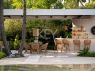 Villa for sale in Aloha Gardens, Nueva Andalucia
