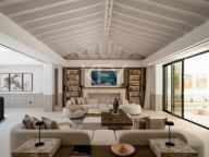 Villa for sale in Aloha Gardens, Nueva Andalucia