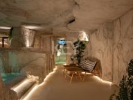 Villa for sale in Aloha Gardens, Nueva Andalucia