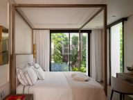 Villa for sale in Aloha Gardens, Nueva Andalucia