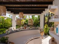 Villa for sale in Aloha Gardens, Nueva Andalucia